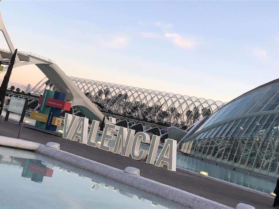 Loft Con Estilo Y Terraza En Centro Historico Apartment Valencia Exterior photo